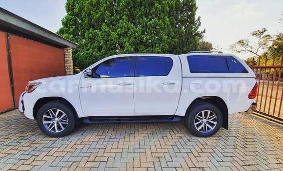 Acheter Occasion Voiture Toyota Hilux Blanc à Beitbridge, Matabeleland South Acheter Occasion Voiture Toyota Hilux Blanc à Beitbridge, Matabeleland South