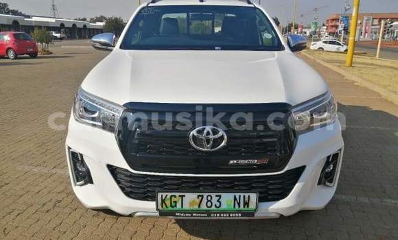 Acheter Occasion Voiture Toyota Hilux Blanc à Beitbridge, Matabeleland South Acheter Occasion Voiture Toyota Hilux Blanc à Beitbridge, Matabeleland South