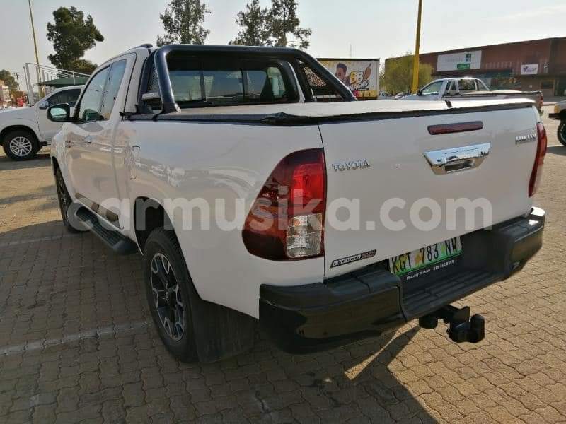 Big with watermark toyota hilux matabeleland south beitbridge 17006