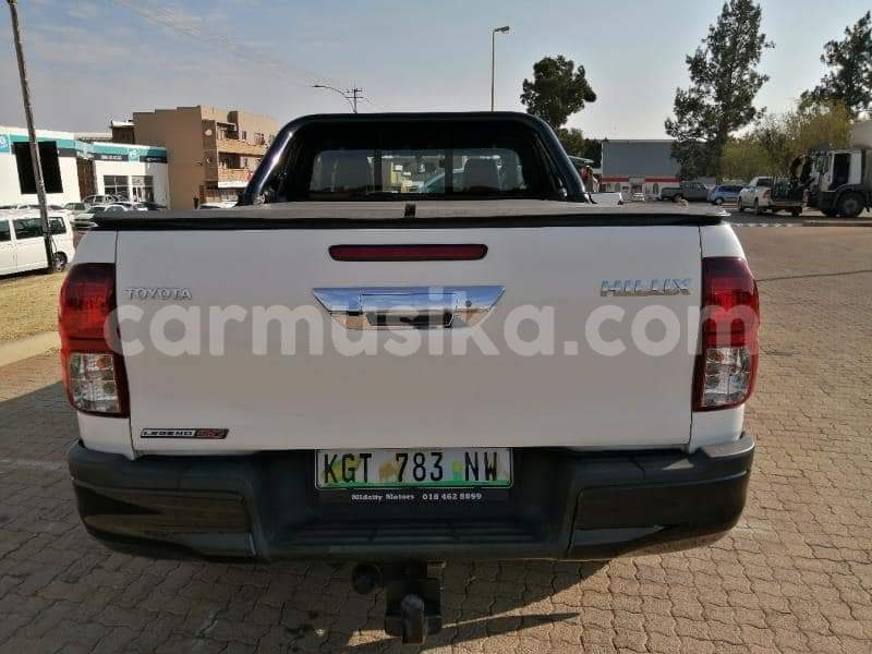 Big with watermark toyota hilux matabeleland south beitbridge 17006