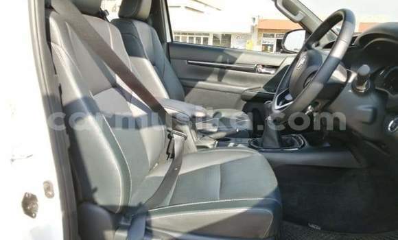 Acheter Occasion Voiture Toyota Hilux Blanc à Beitbridge, Matabeleland South Acheter Occasion Voiture Toyota Hilux Blanc à Beitbridge, Matabeleland South