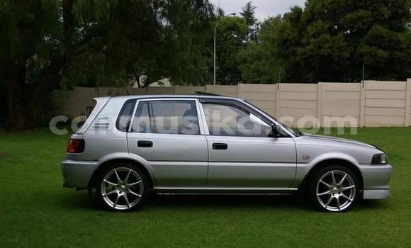 Nunua Ilio tumika Toyota Corolla Fedha Gari ndani ya Beitbridge nchini Matabeleland Kusini Nunua Ilio tumika Toyota Corolla Fedha Gari ndani ya Beitbridge nchini Matabeleland Kusini