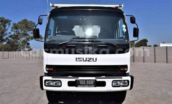 Acheter Occasion Utilitaire Isuzu FTR 850 Blanc à Beitbridge, Matabeleland South Acheter Occasion Utilitaire Isuzu FTR 850 Blanc à Beitbridge, Matabeleland South