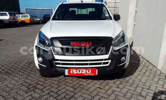 Acheter Occasion Voiture Isuzu KB Blanc à Beitbridge, Matabeleland South Acheter Occasion Voiture Isuzu KB Blanc à Beitbridge, Matabeleland South