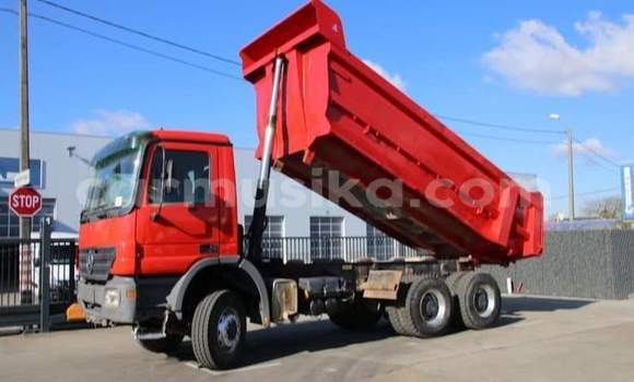 Buy Used Mercedes‒Benz Tipper Red Truck in Beitbridge in Matabeleland South