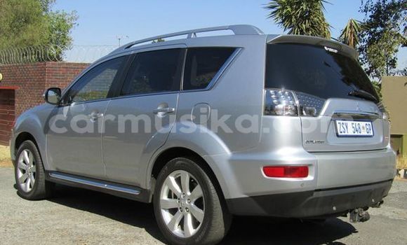 Acheter Occasion Voiture Mitsubishi Outlander Gris à Beitbridge, Matabeleland South Acheter Occasion Voiture Mitsubishi Outlander Gris à Beitbridge, Matabeleland South