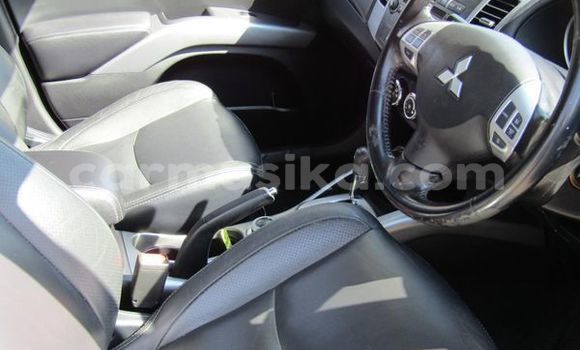 Acheter Occasion Voiture Mitsubishi Outlander Gris à Beitbridge, Matabeleland South Acheter Occasion Voiture Mitsubishi Outlander Gris à Beitbridge, Matabeleland South