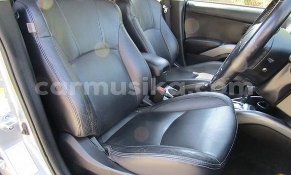 Acheter Occasion Voiture Mitsubishi Outlander Gris à Beitbridge, Matabeleland South Acheter Occasion Voiture Mitsubishi Outlander Gris à Beitbridge, Matabeleland South