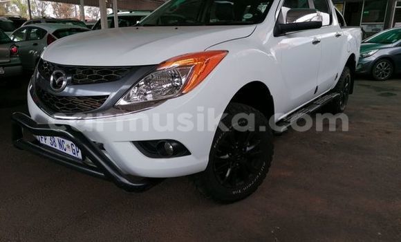 Acheter Occasion Voiture Mazda BT-50 Blanc à Beitbridge, Matabeleland South Acheter Occasion Voiture Mazda BT-50 Blanc à Beitbridge, Matabeleland South