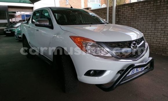 Acheter Occasion Voiture Mazda BT-50 Blanc à Beitbridge, Matabeleland South Acheter Occasion Voiture Mazda BT-50 Blanc à Beitbridge, Matabeleland South
