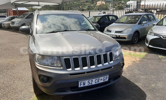 Nunua Ilio tumika Jeep Compass Fedha Gari ndani ya Beitbridge nchini Matabeleland Kusini