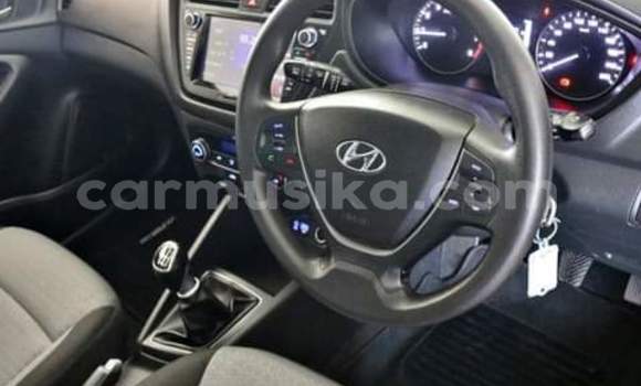 Tenga Tsaru Hyundai i20 Tsvuku Mota in Harare in Harare Tenga Tsaru Hyundai i20 Tsvuku Mota in Harare in Harare
