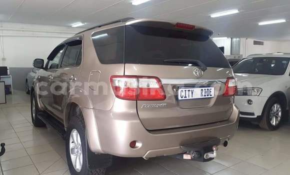 Buy Used Toyota Fortuner Silver Car in Beitbridge in Matabeleland South Buy Used Toyota Fortuner Silver Car in Beitbridge in Matabeleland South