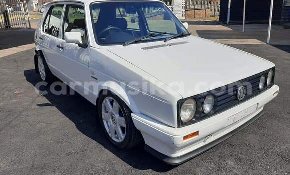 Buy Used Volkswagen Golf White Car in Beitbridge in Matabeleland South