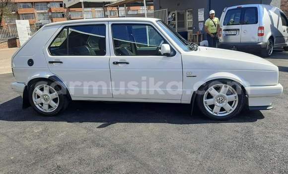 Buy Used Volkswagen Golf White Car in Beitbridge in Matabeleland South Buy Used Volkswagen Golf White Car in Beitbridge in Matabeleland South