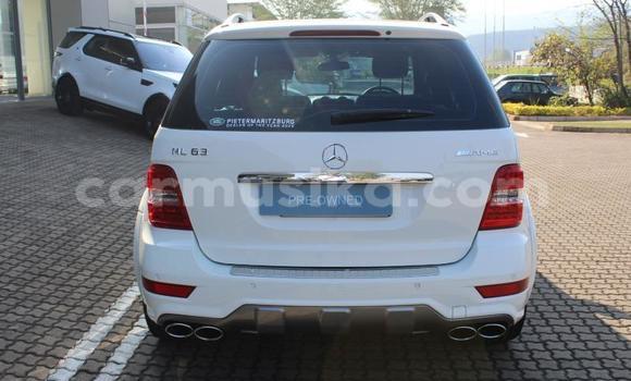 Buy Used Mercedes‒Benz ML–Class White Car in Beitbridge in Matabeleland South Buy Used Mercedes‒Benz ML–Class White Car in Beitbridge in Matabeleland South