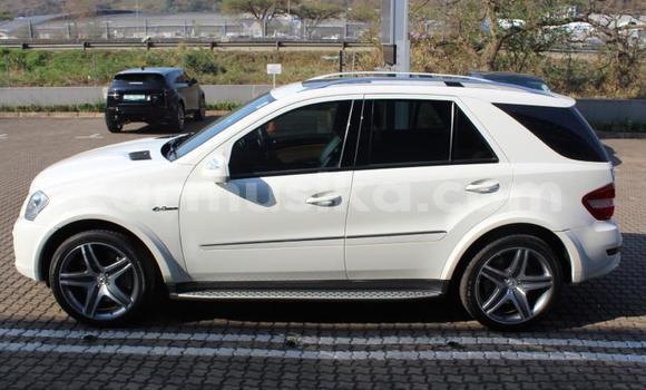 Buy Used Mercedes‒Benz ML–Class White Car in Beitbridge in Matabeleland South Buy Used Mercedes‒Benz ML–Class White Car in Beitbridge in Matabeleland South