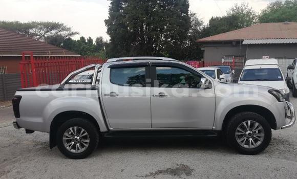 Acheter Occasion Voiture Isuzu KB Blanc à Beitbridge, Matabeleland South Acheter Occasion Voiture Isuzu KB Blanc à Beitbridge, Matabeleland South