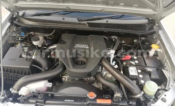 Acheter Occasion Voiture Isuzu KB Blanc à Beitbridge, Matabeleland South Acheter Occasion Voiture Isuzu KB Blanc à Beitbridge, Matabeleland South