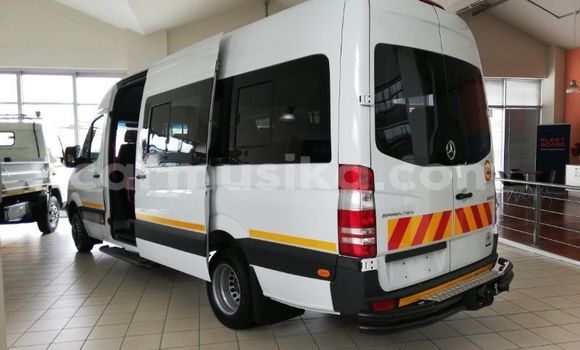 Acheter Occasion Voiture Mercedes‒Benz 250 Blanc à Borrowdale, Harare