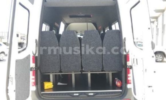 Tenga Tsaru Mercedes‒Benz 250 Chena Mota in Borrowdale in Harare Tenga Tsaru Mercedes‒Benz 250 Chena Mota in Borrowdale in Harare