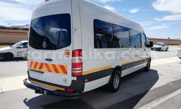 Tenga Tsaru Mercedes‒Benz 250 Chena Mota in Borrowdale in Harare Tenga Tsaru Mercedes‒Benz 250 Chena Mota in Borrowdale in Harare