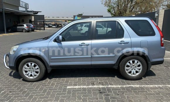 Nunua Ilio tumika Honda CR–V Fedha Gari ndani ya Borrowdale nchini Harare Nunua Ilio tumika Honda CR–V Fedha Gari ndani ya Borrowdale nchini Harare