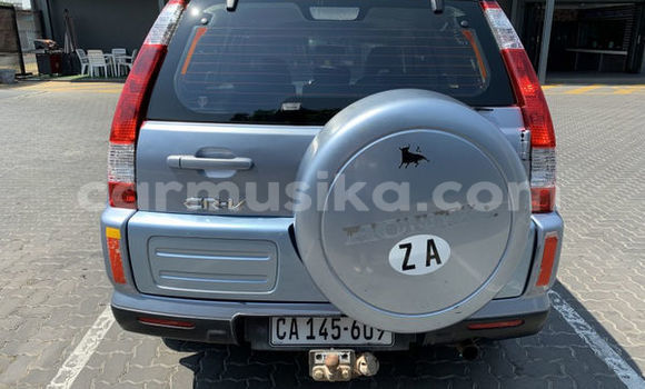 Nunua Ilio tumika Honda CR–V Fedha Gari ndani ya Borrowdale nchini Harare Nunua Ilio tumika Honda CR–V Fedha Gari ndani ya Borrowdale nchini Harare