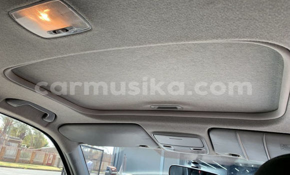 Nunua Ilio tumika Honda CR–V Fedha Gari ndani ya Borrowdale nchini Harare Nunua Ilio tumika Honda CR–V Fedha Gari ndani ya Borrowdale nchini Harare