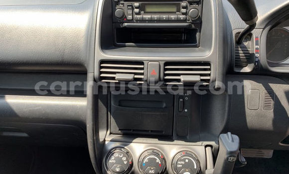 Nunua Ilio tumika Honda CR–V Fedha Gari ndani ya Borrowdale nchini Harare Nunua Ilio tumika Honda CR–V Fedha Gari ndani ya Borrowdale nchini Harare