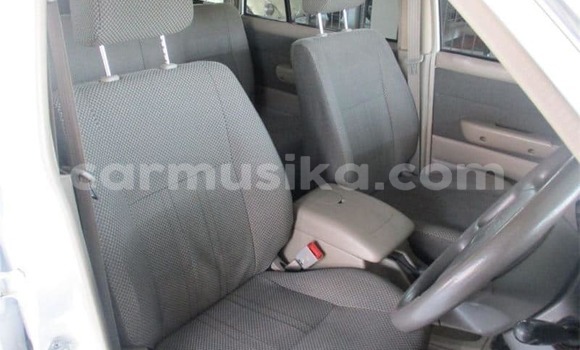 Nunua Ilio tumika Toyota 4Runner Nyeupe Gari ndani ya Borrowdale nchini Harare Nunua Ilio tumika Toyota 4Runner Nyeupe Gari ndani ya Borrowdale nchini Harare