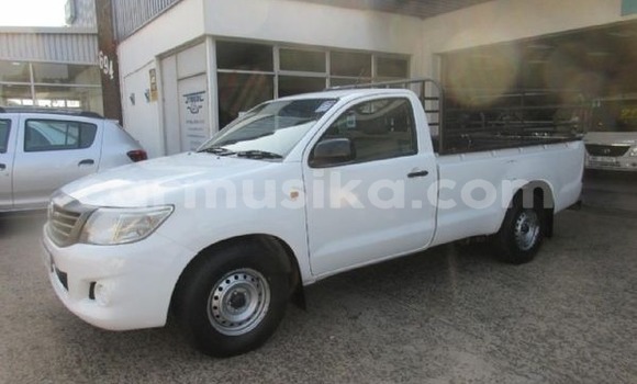 Acheter Occasion Voiture Toyota Hilux Blanc à Beitbridge, Matabeleland South Acheter Occasion Voiture Toyota Hilux Blanc à Beitbridge, Matabeleland South