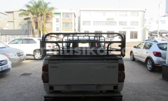 Acheter Occasion Voiture Toyota Hilux Blanc à Beitbridge, Matabeleland South Acheter Occasion Voiture Toyota Hilux Blanc à Beitbridge, Matabeleland South