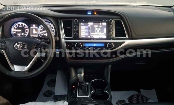 Tenga Imported Toyota Highlander Nhema Mota in Import - Dubai in Harare Tenga Imported Toyota Highlander Nhema Mota in Import - Dubai in Harare