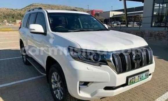 Nunua Ilio tumika Toyota Land Cruiser Prado Nyeupe Gari ndani ya Borrowdale nchini Harare Nunua Ilio tumika Toyota Land Cruiser Prado Nyeupe Gari ndani ya Borrowdale nchini Harare