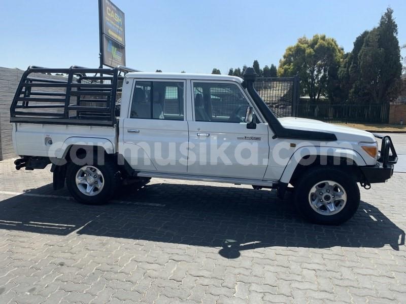 Big with watermark toyota land cruiser matabeleland south beitbridge 17081