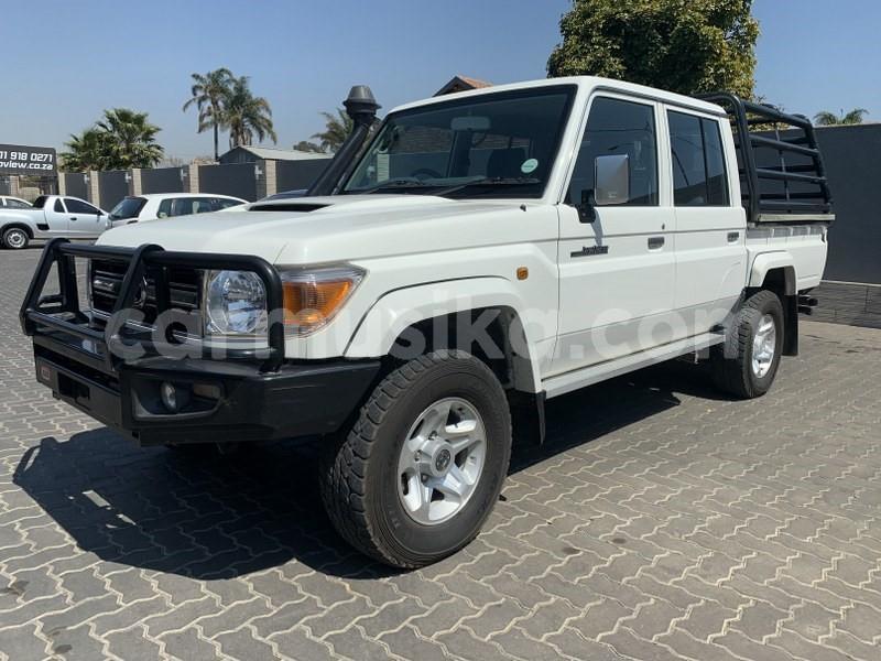 Big with watermark toyota land cruiser matabeleland south beitbridge 17081