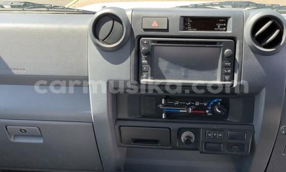 Nunua Ilio tumika Toyota Land Cruiser Nyeupe Gari ndani ya Beitbridge nchini Matabeleland Kusini Nunua Ilio tumika Toyota Land Cruiser Nyeupe Gari ndani ya Beitbridge nchini Matabeleland Kusini