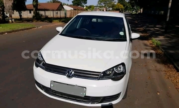 Acheter Occasion Voiture Volkswagen Polo Blanc à Alexandra Park, Harare Acheter Occasion Voiture Volkswagen Polo Blanc à Alexandra Park, Harare