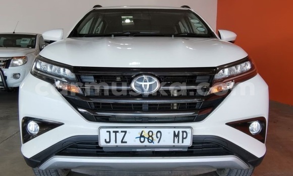 Buy Used Toyota Rush White Car in Beitbridge in Matabeleland South Buy Used Toyota Rush White Car in Beitbridge in Matabeleland South