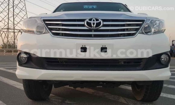 Tenga Imported Toyota Fortuner Chena Mota in Import - Dubai in Harare Tenga Imported Toyota Fortuner Chena Mota in Import - Dubai in Harare