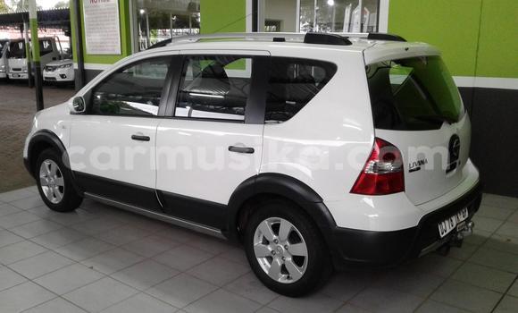 Nunua Ilio tumika Nissan Avenir Nyeupe Gari ndani ya Beitbridge nchini Matabeleland Kusini Nunua Ilio tumika Nissan Avenir Nyeupe Gari ndani ya Beitbridge nchini Matabeleland Kusini