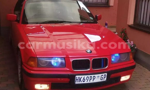 Acheter Occasion Voiture BMW 3–Series Rouge à Beitbridge, Matabeleland South Acheter Occasion Voiture BMW 3–Series Rouge à Beitbridge, Matabeleland South