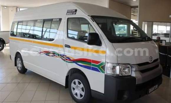 Acheter Occasion Voiture Toyota 4Runner Blanc à Borrowdale, Harare