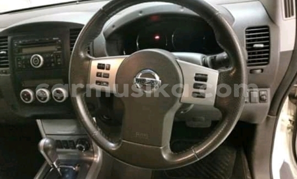 Acheter Occasion Voiture Nissan Navara Blanc à Bulawayo, Bulawayo Acheter Occasion Voiture Nissan Navara Blanc à Bulawayo, Bulawayo