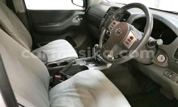 Acheter Occasion Voiture Nissan Navara Blanc à Bulawayo, Bulawayo Acheter Occasion Voiture Nissan Navara Blanc à Bulawayo, Bulawayo