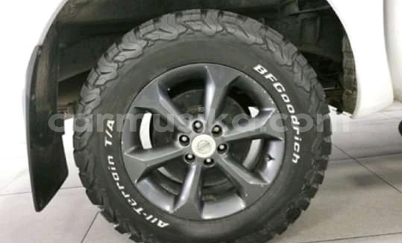 Acheter Occasion Voiture Nissan Navara Blanc à Bulawayo, Bulawayo Acheter Occasion Voiture Nissan Navara Blanc à Bulawayo, Bulawayo