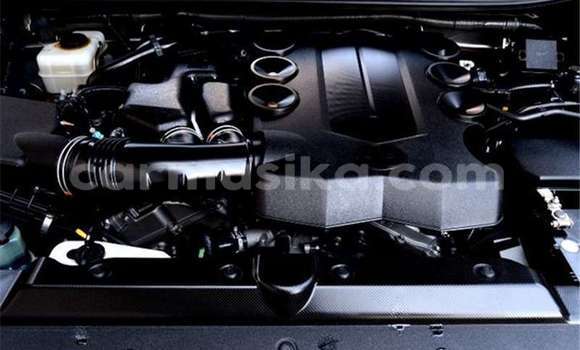 Tenga Tsaru Toyota Land Cruiser Prado Sirivha Mota in Beitbridge in Matabeleland South Tenga Tsaru Toyota Land Cruiser Prado Sirivha Mota in Beitbridge in Matabeleland South