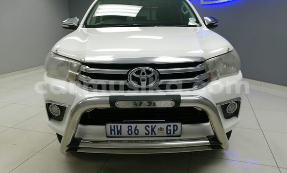 Nunua Ilio tumika Toyota Hilux Nyeupe Gari ndani ya Beitbridge nchini Matabeleland Kusini Nunua Ilio tumika Toyota Hilux Nyeupe Gari ndani ya Beitbridge nchini Matabeleland Kusini