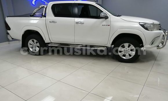Nunua Ilio tumika Toyota Hilux Nyeupe Gari ndani ya Beitbridge nchini Matabeleland Kusini Nunua Ilio tumika Toyota Hilux Nyeupe Gari ndani ya Beitbridge nchini Matabeleland Kusini
